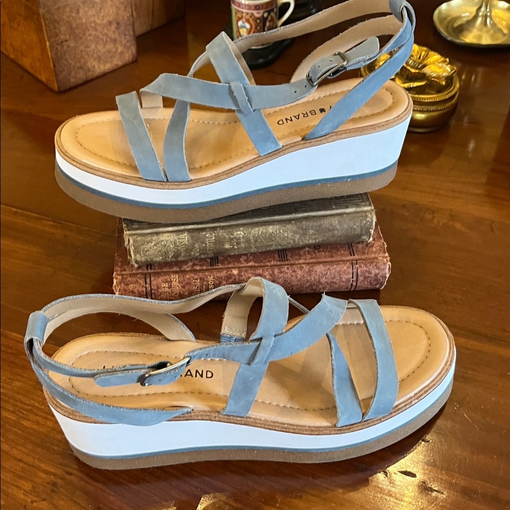 Lucky Brand Women's Ticey Wedge Sandal - Picture 4 of 10